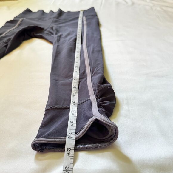 Athleta Salutation Stash Pocket II Capri Medieval Violet Mesh Size Small - Picture 4 of 10